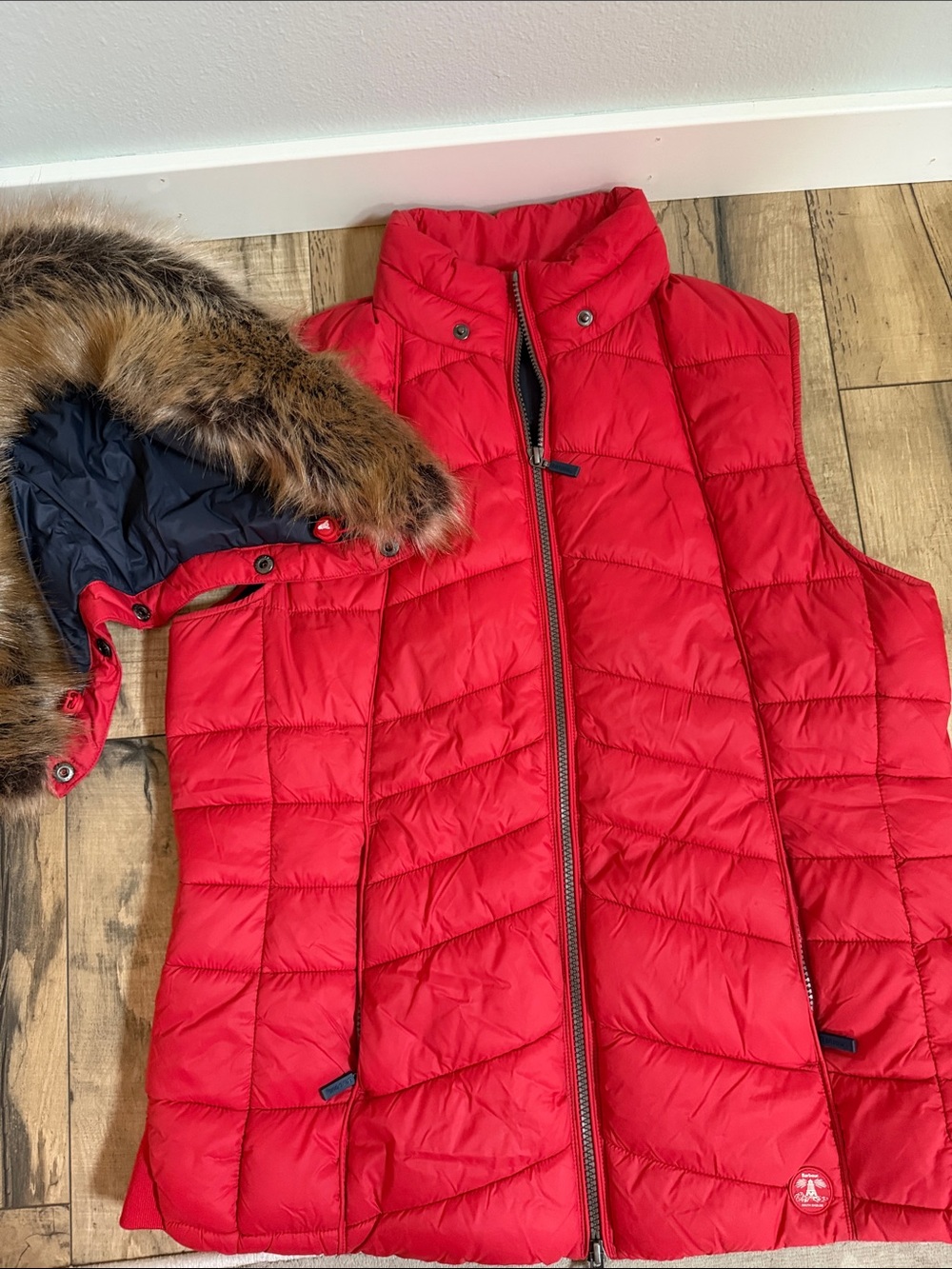 Barbour Red Quilted Hooded Vest with Fur Trim - Picture 5 of 7